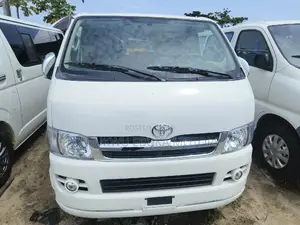 Toyota HiAce 2013 White