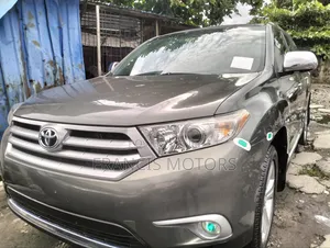 Toyota Highlander Limited 3.5L 2WD 2013 Gray