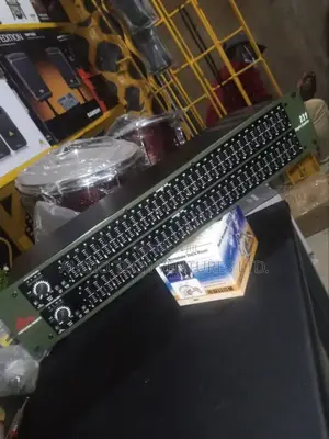DBX Double Equalizer 231 Sub-Out
