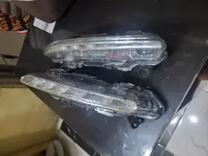 C300 2011 Fog Lights Set Availability
