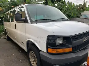 Chevrolet Chevy 2005 White