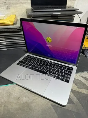 Laptop Apple MacBook 2018 16GB Intel Core I5 SSD 1T