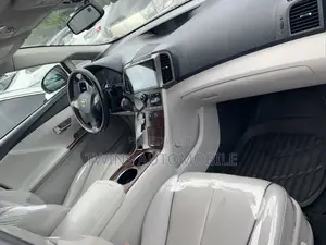 Toyota Venza AWD 2010 Silver