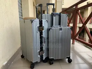 Set of Silver Qualityimported Aluminum Frame Travel Luggage