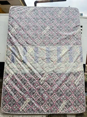 4 1⁄2 by 6 by 8 Inches Unifoam Onyx Plus Mattress in Ibadan