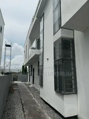 Balcony With 10mm Plan Thick Tempered Glass