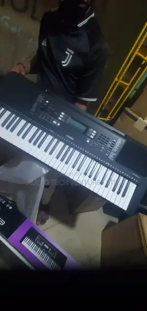 Yamaha Keyboard PSR E373
