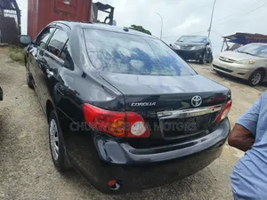 Toyota Corolla LE 4dr Sedan (1.8L 4cyl 4A) 2010 Black