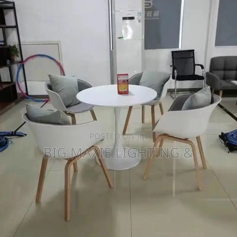Unique Deco Modern Dining Set