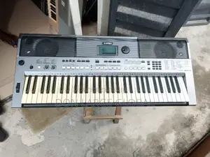 Yamaha PSR-E443