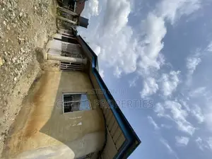 2bdrm Block of Flats in St. John Iwofe Rd, Port-Harcourt for sale
