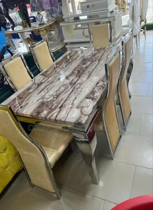 Quality Marble Dining Set With 6 Seaters