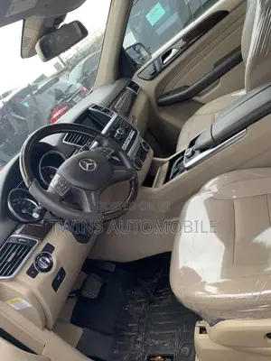 Mercedes-Benz M Class ML350 4dr SUV (3.5L 6cyl 7A) 2014 Brown