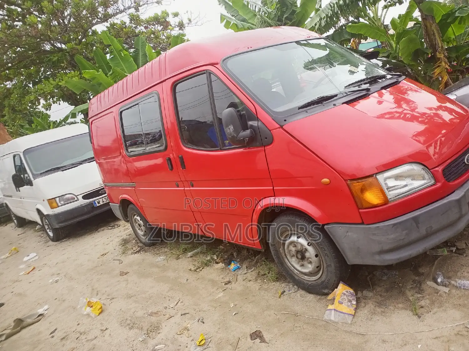 Ford Transit 2000 Red