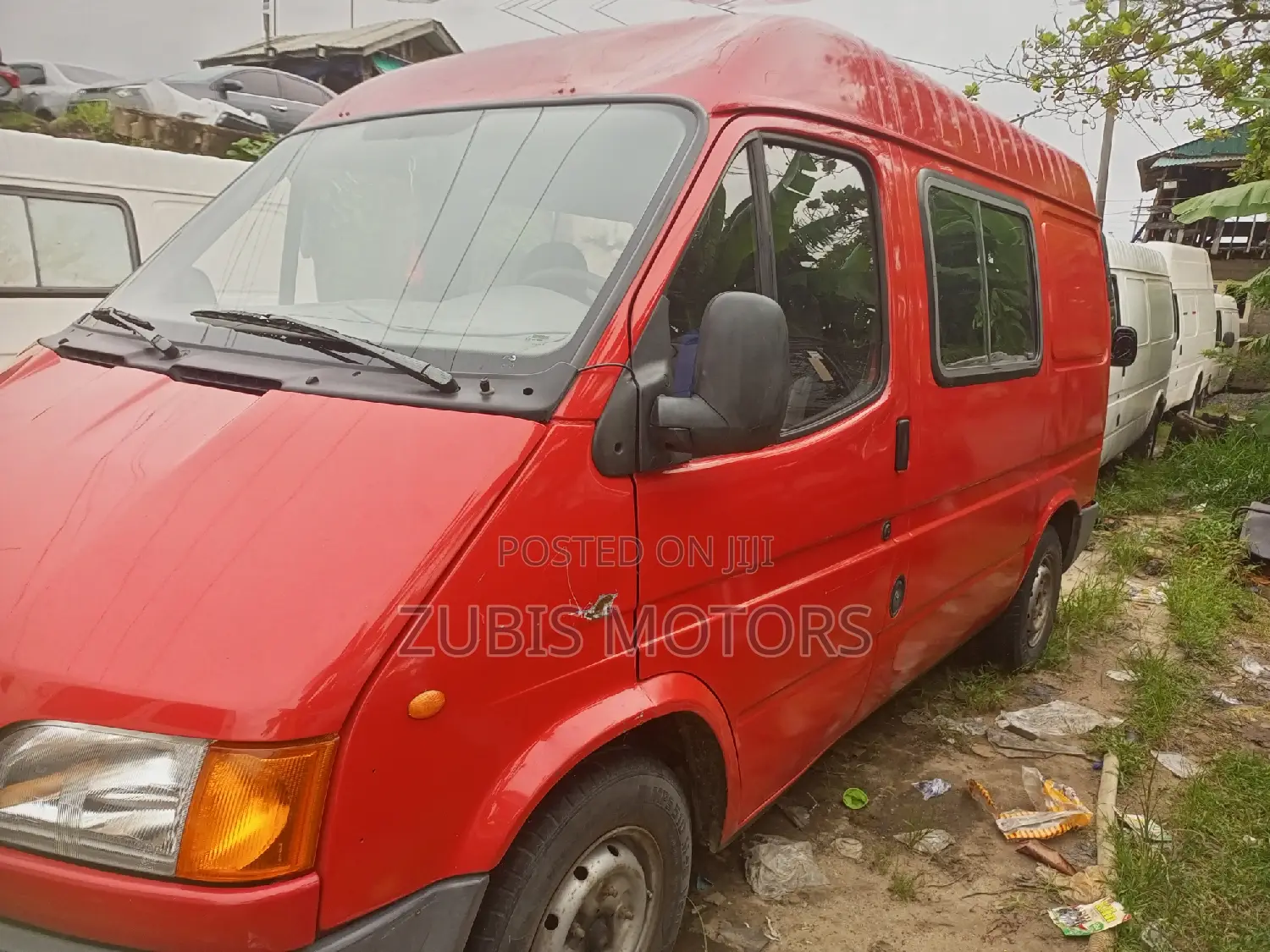 Ford Transit 2000 Red
