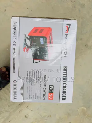 Maxmech Battery Charger 230v