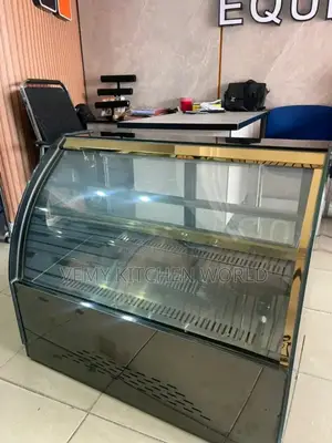Curved Glass 4ft Cake Chiller
