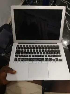 New Laptop Apple MacBook Air 2015 8GB Intel Core I5 SSD 256GB