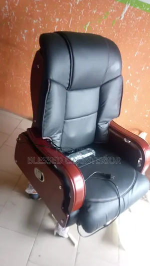Classic Swivel Massage Chair