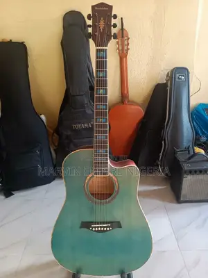 Quality 41 Inches Acoustic Guitar + Free Bag + Set of String