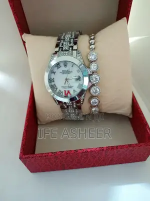 Ladies Rolex Wristwatch With a Bracelet - Silver
