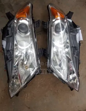 Headlight Venza 2010/011 Set