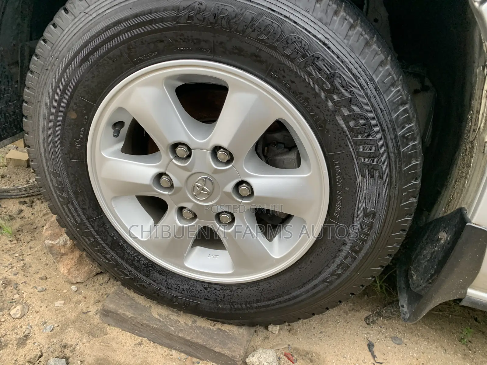 Toyota HiAce 2015 Silver