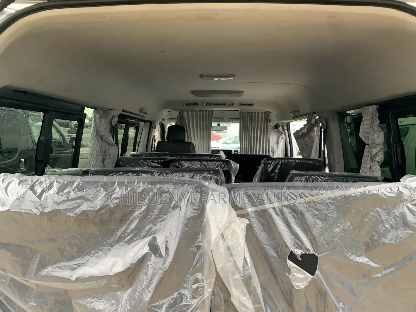 Toyota HiAce 2015 Silver