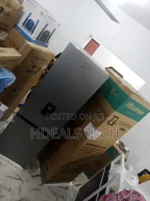 Refrigerator Double Door 264L Hisense - With Water Dispense