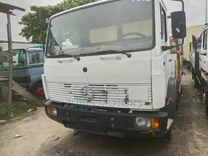 Mercedes 814 Truck
