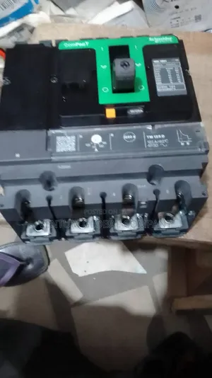 McCb 4pole Schneider 100-250amps