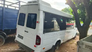 Mercedes-Benz Sprinter 2005 White