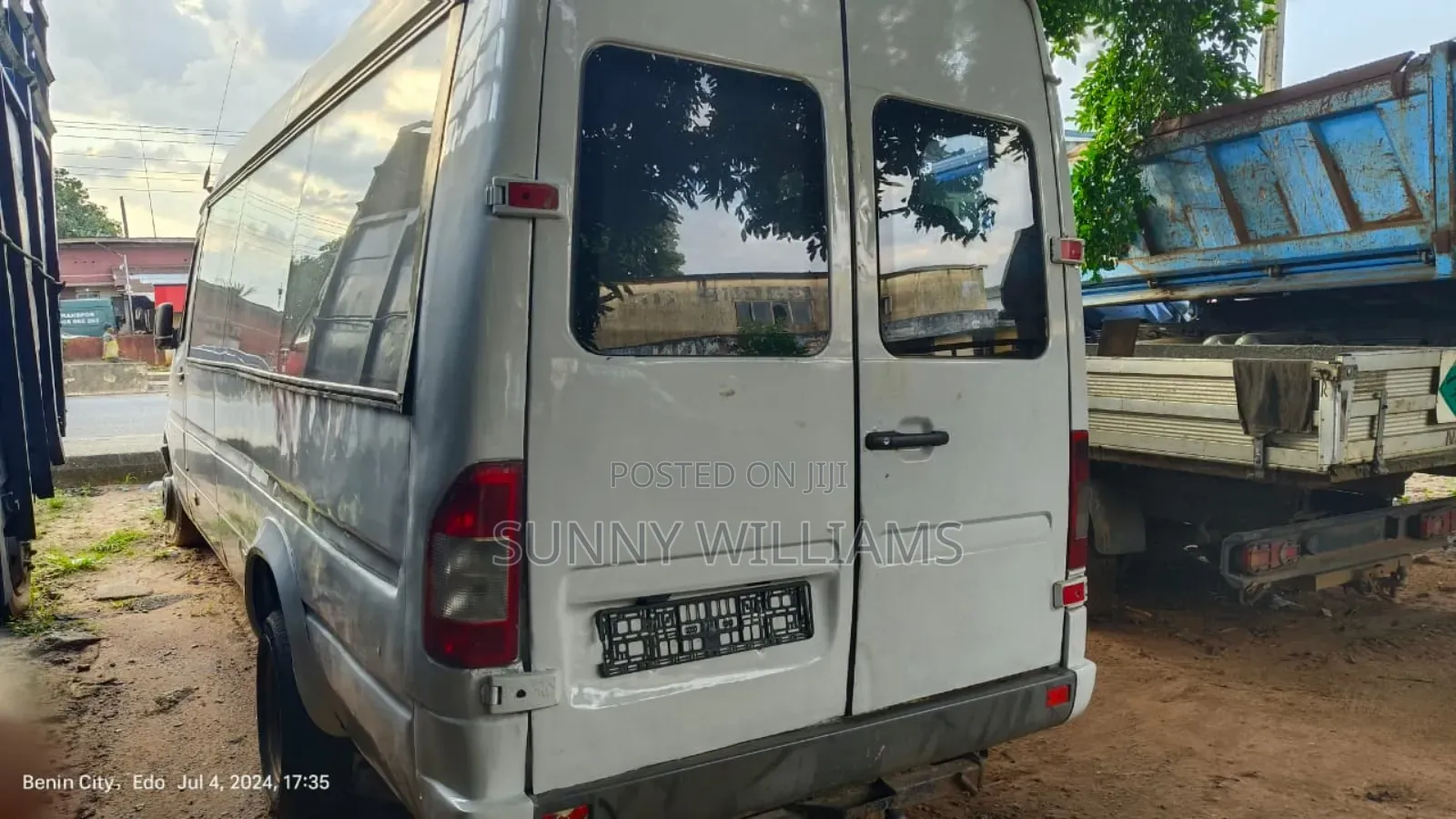Mercedes-Benz Sprinter 2005 White