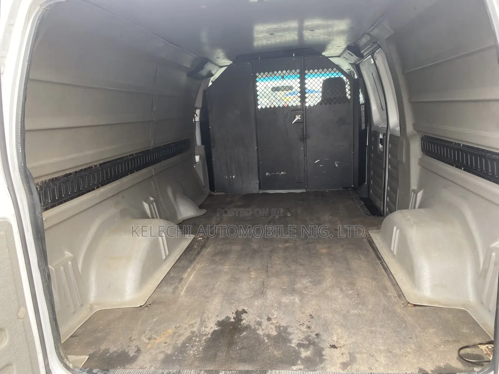 Ford E250 2013 White