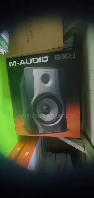M-Audio Bx8 Carbon Studio Monitor