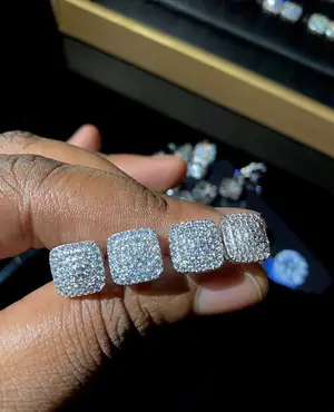 100% VVS Moissanite Diamond Unisex Earrings