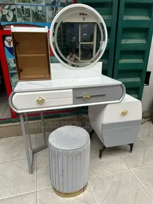 Quality Luxury Console Mirror Set