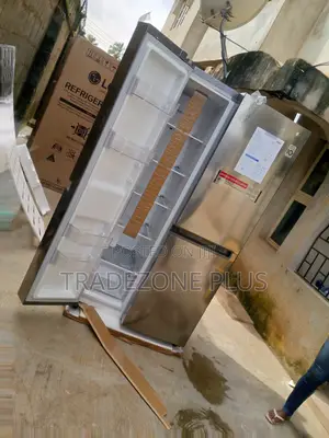 LG 649L Refrigerator