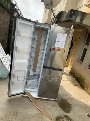 Convient Top Class 688L Refrigerator