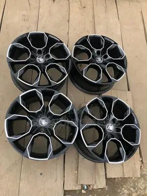 Good Quality Black Silver Universal 17 in Wheels