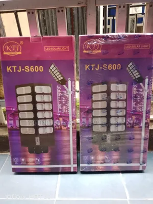 24eyes /600w Solar Street Light Available