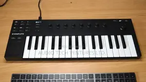 Native Instruments Komplete Kontrol M32