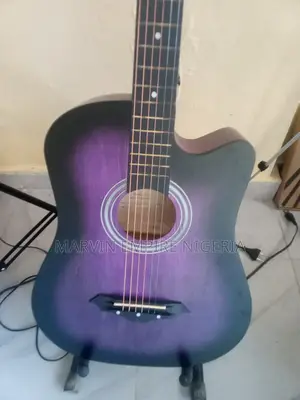 Acoustic Guitar 38 Inches With Free Bag + Strap