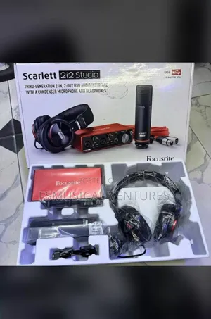 Scarlett 2i2 Sudio Soundcard, Microphone and Headphone
