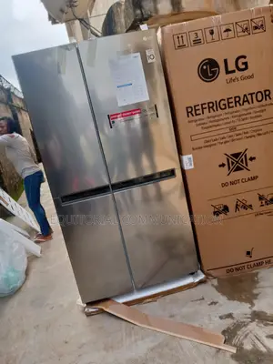 Side by Side Refrigerator 674L With Uvnano
