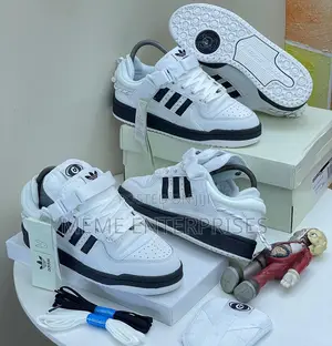 Adidas Sneakers