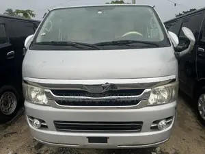 Toyota HiAce 2010 Silver