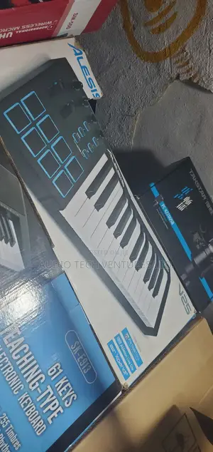 Alesis Controller V25