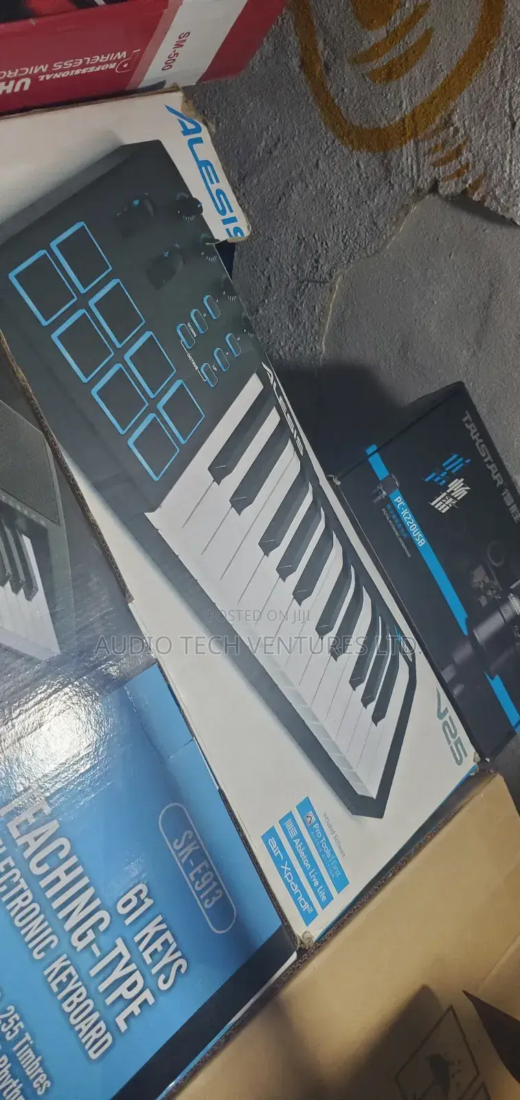 Alesis Controller V25