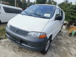 Toyota HiAce 2002 White